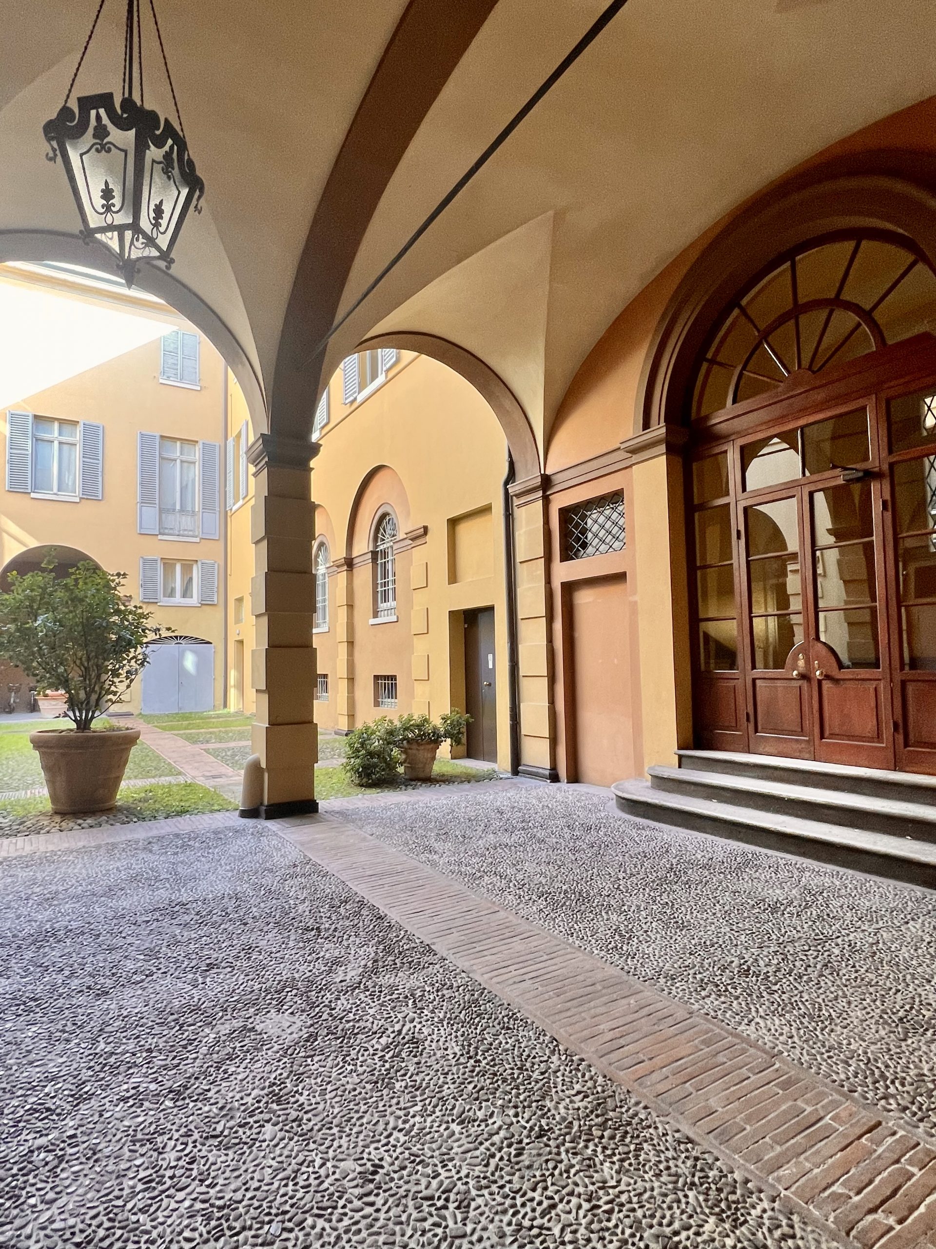 PICCOLO GIOIELLO IN VENDITA IN VIA TAGLIO  24